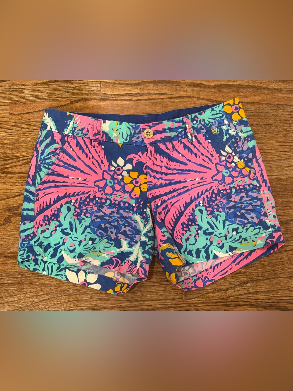 Lilly Pulitzer Callahan Floral Print Womens Shorts in Navy and Pink